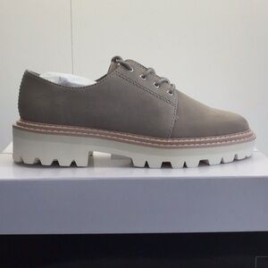 Dolce Vita Martie chunky lug sole oxfords. NWB